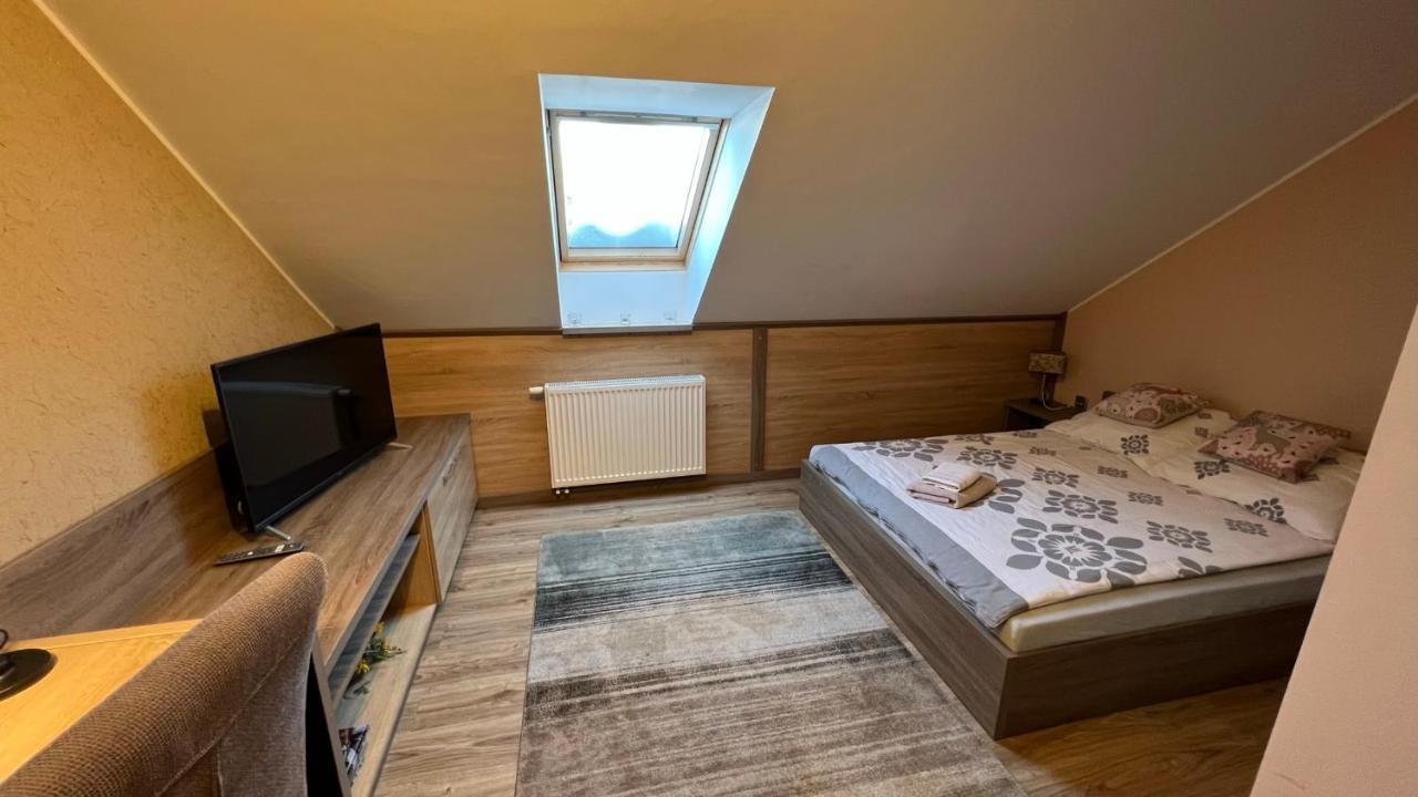 Fitnessfun Bed & Breakfast Krzyż Екстериор снимка