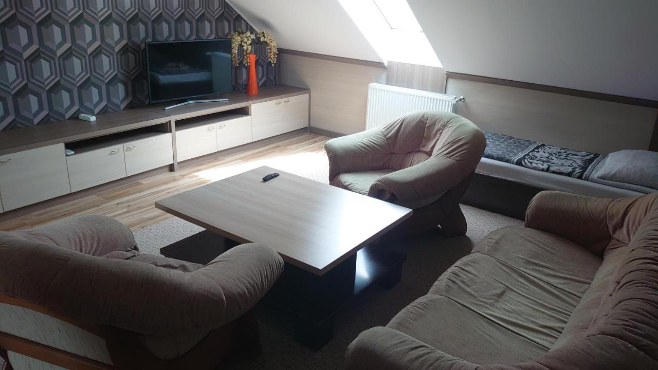 Fitnessfun Bed & Breakfast Krzyż Екстериор снимка